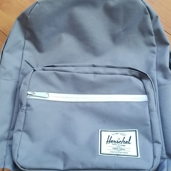 Herschel Backpack - Picture 2 of 4